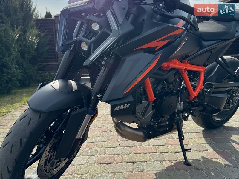 Мото KTM Super Duke 1390R