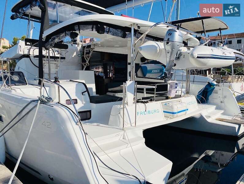 Lagoon 42
