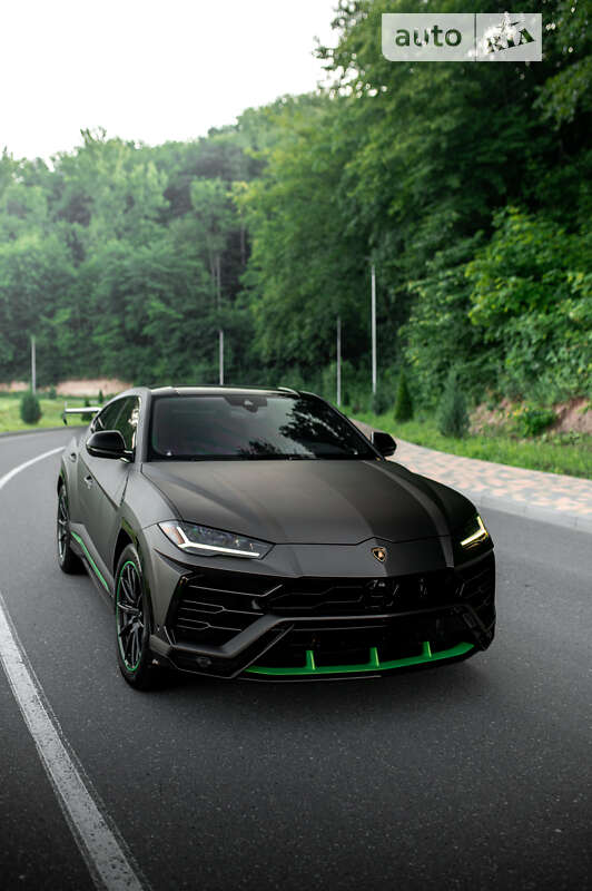 Внедорожник / Кроссовер Lamborghini Urus