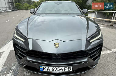 Lamborghini Urus  2019