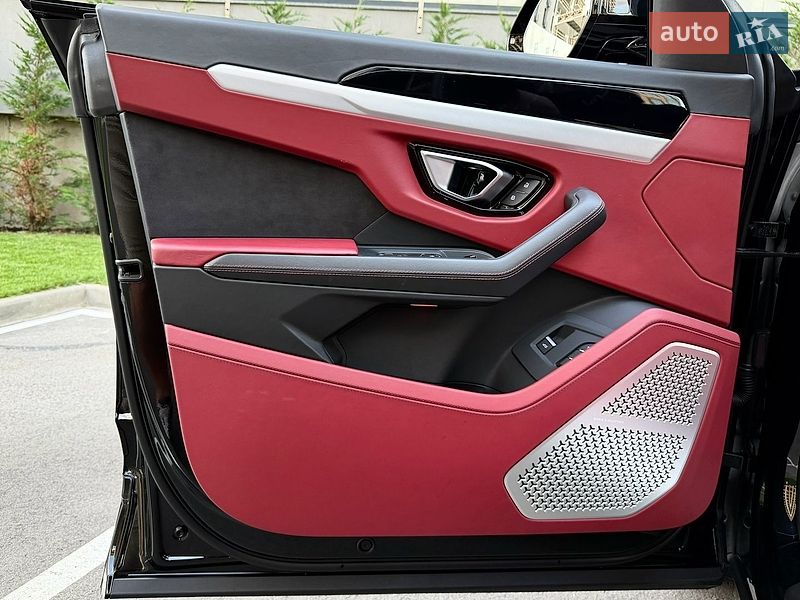 Позашляховик / Кросовер Lamborghini Urus 2020 в Києві фото 56 Позашляховик / Кросовер Lamborghini Urus 2020 в Києві