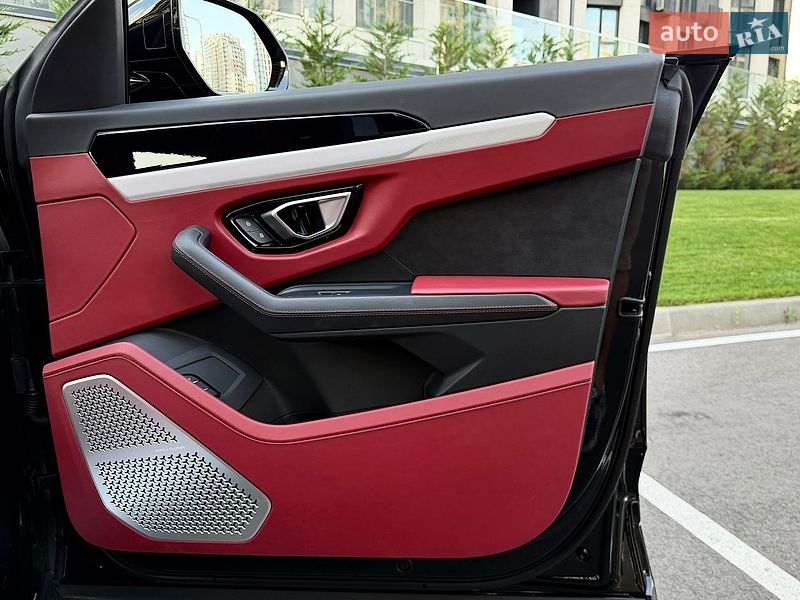 Позашляховик / Кросовер Lamborghini Urus 2020 в Києві фото 60 Позашляховик / Кросовер Lamborghini Urus 2020 в Києві