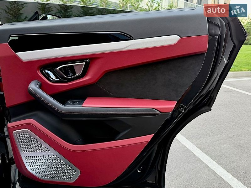 Позашляховик / Кросовер Lamborghini Urus 2020 в Києві фото 62 Позашляховик / Кросовер Lamborghini Urus 2020 в Києві