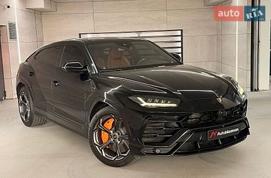 Lamborghini Urus  2020