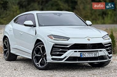 Lamborghini Urus  2019