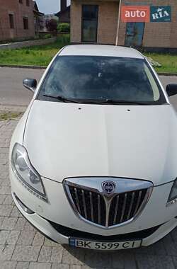 Седан Lancia Delta 2011 в Ровно