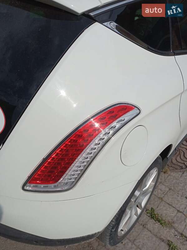 Седан Lancia Delta 2011 в Ровно
