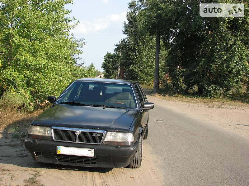 Lancia Thema 1990 года