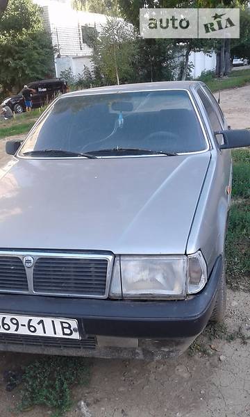 Lancia Thema 1986 года