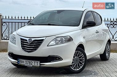 Lancia Ypsilon 2013