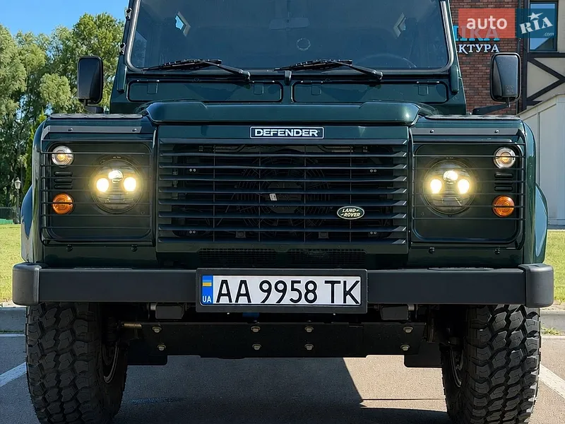 Land Rover Defender