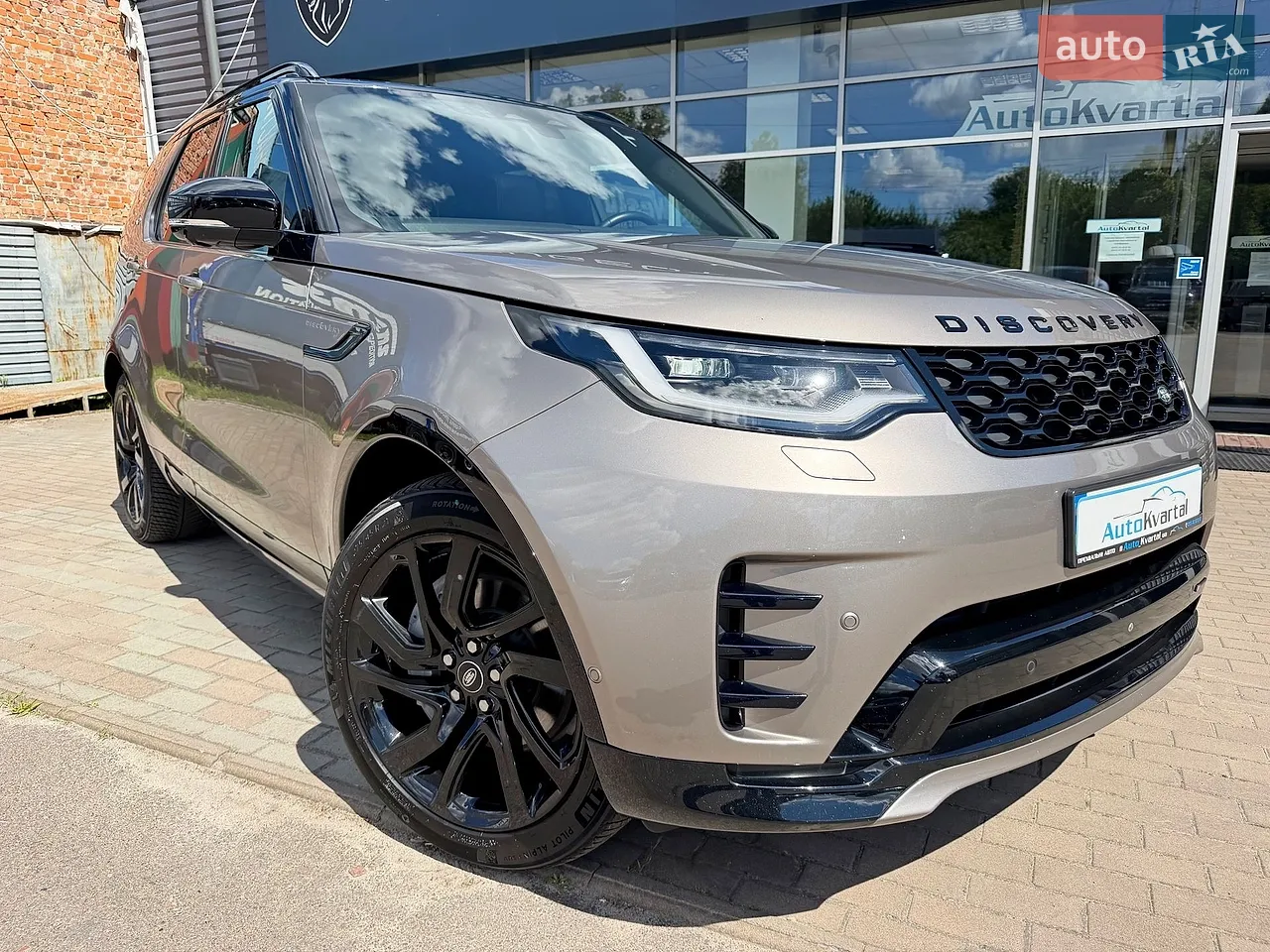 2023 Land Rover Discovery - мініатюра 3