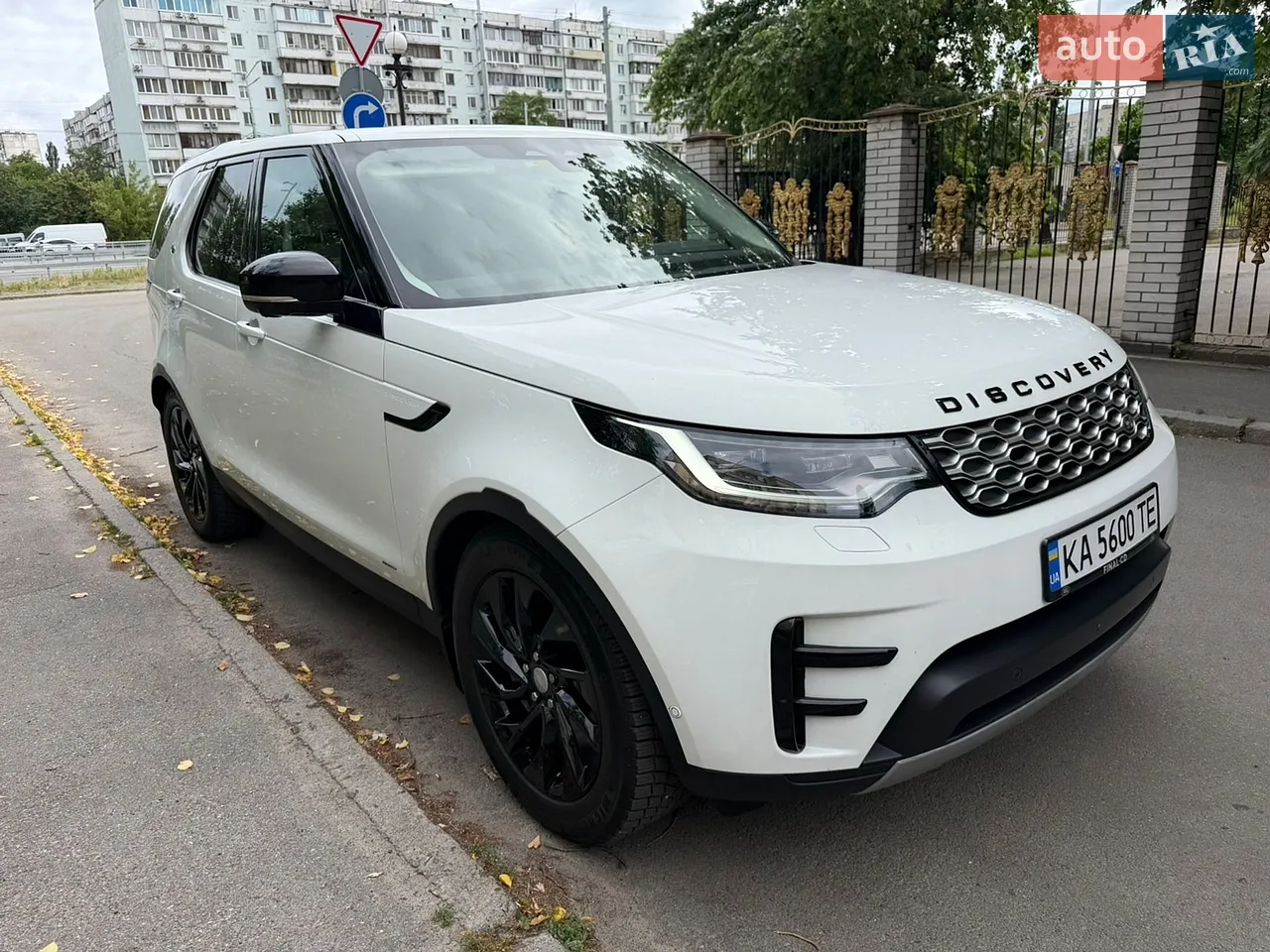 2021 Land Rover Discovery - мініатюра 3