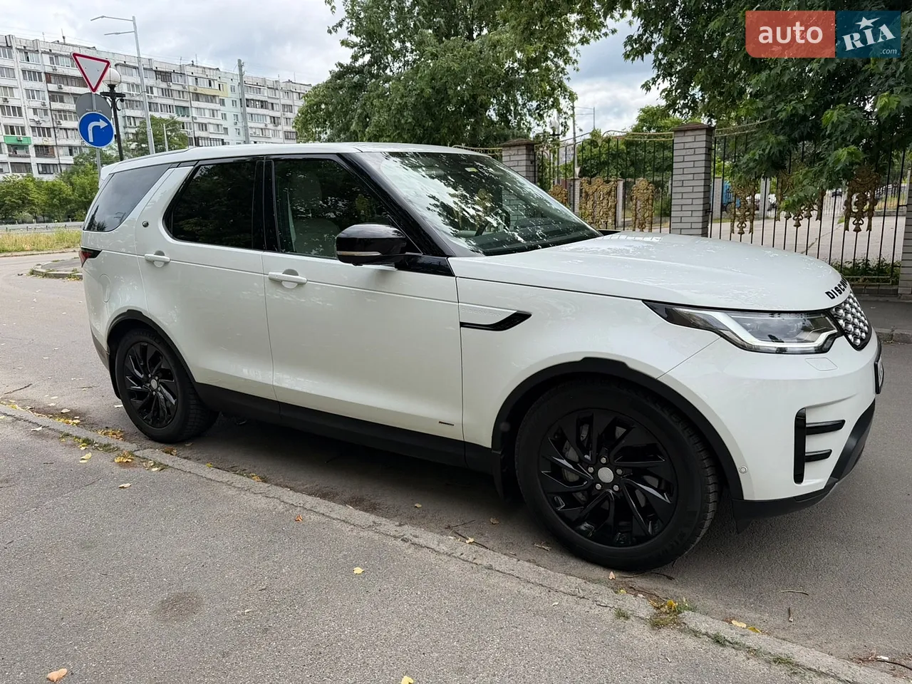 2021 Land Rover Discovery - мініатюра 4