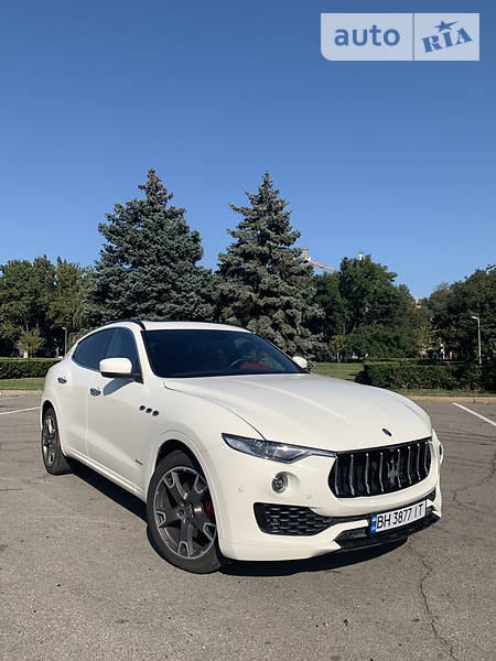 Внедорожник / Кроссовер Maserati