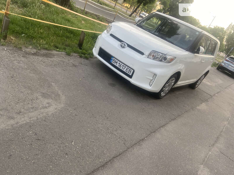 Хетчбек Scion