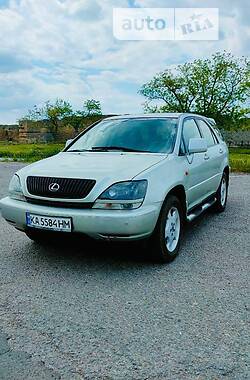 Lexus   2002