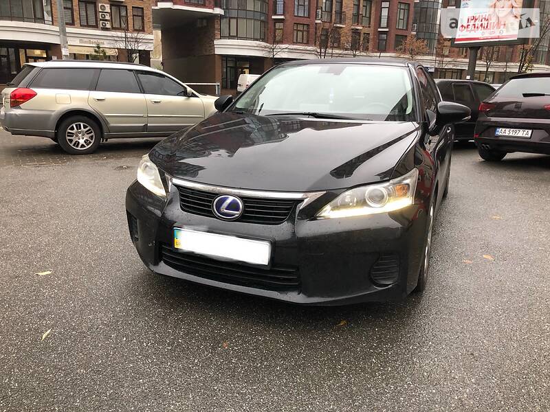 Хэтчбек Lexus CT