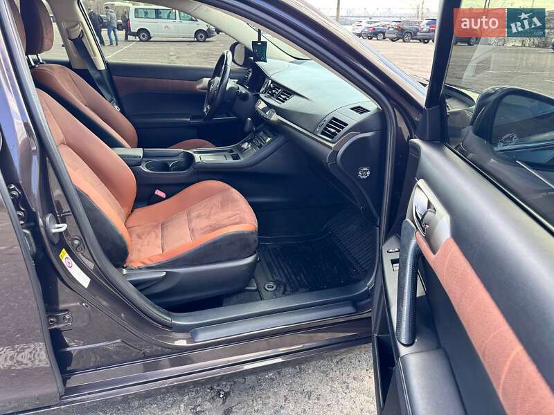 Хэтчбек Lexus CT 2014 в Киеве