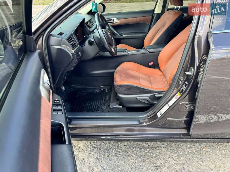 Хэтчбек Lexus CT 2014 в Киеве