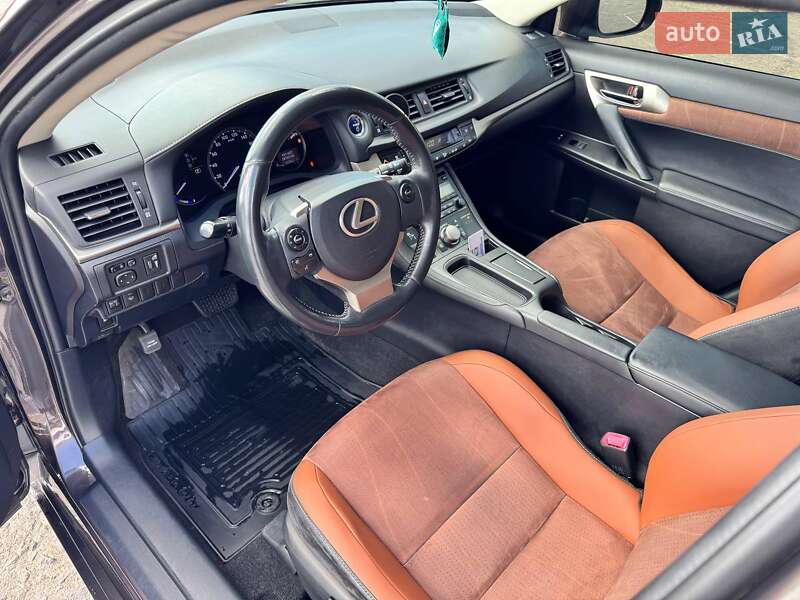 Хэтчбек Lexus CT 2014 в Киеве