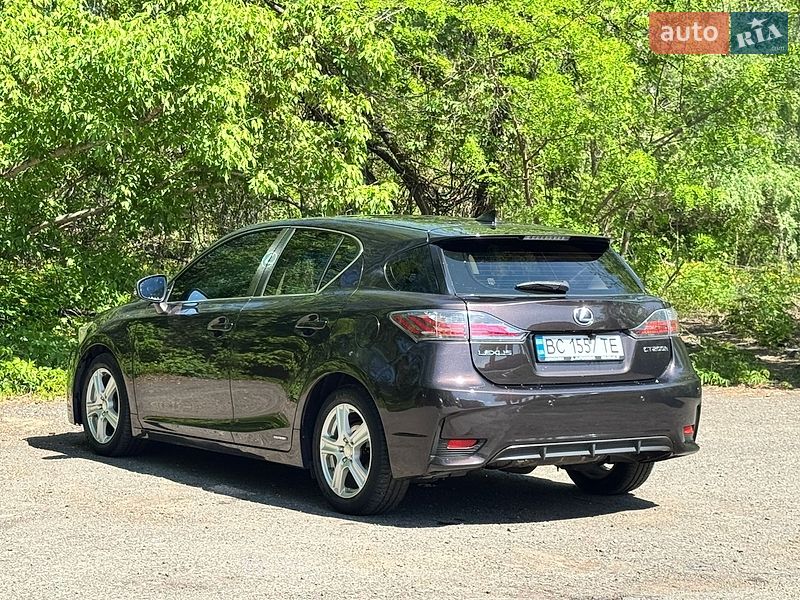 Хэтчбек Lexus CT 2014 в Киеве