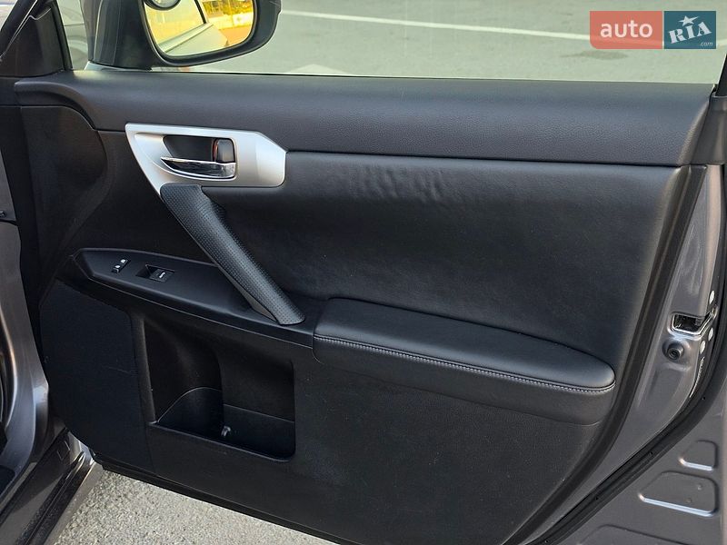 Хетчбек Lexus CT 2012 в Тернополі фото 28 Хетчбек Lexus CT 2012 в Тернополі