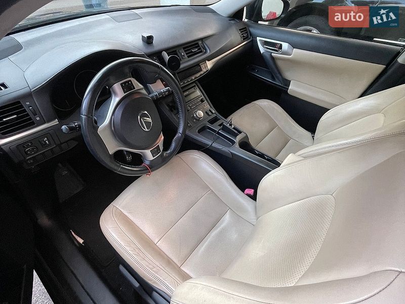 Хэтчбек Lexus CT 2012 в Киеве