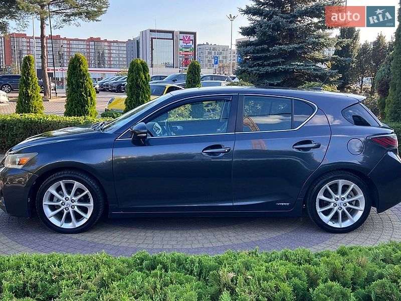 Хэтчбек Lexus CT 2011 в Львове