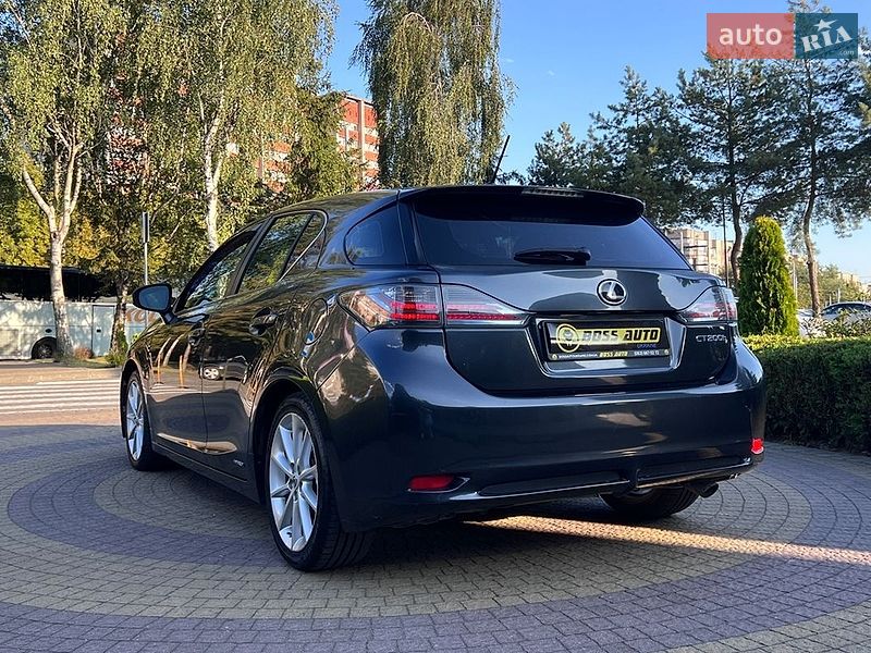 Хэтчбек Lexus CT 2011 в Львове