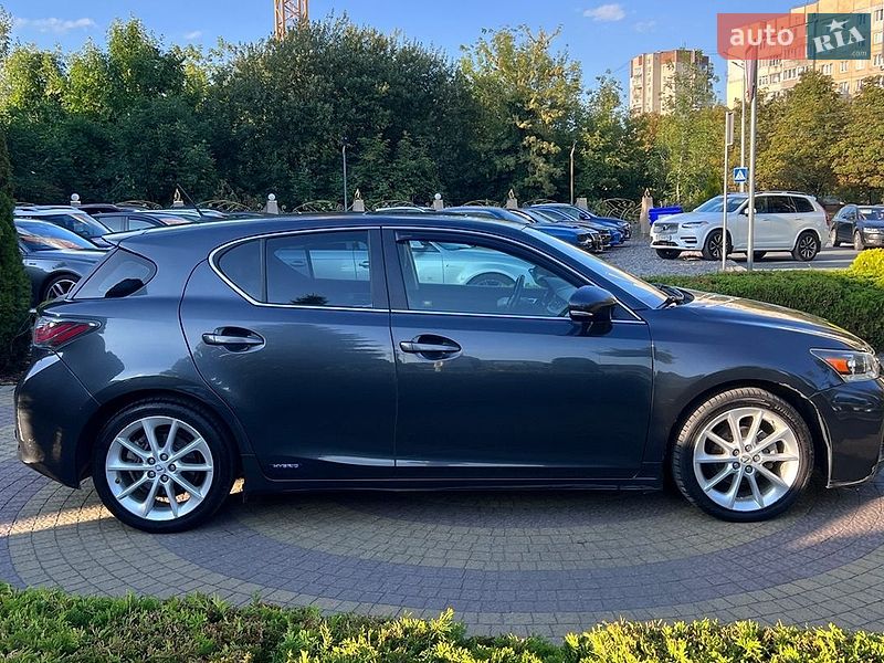 Хэтчбек Lexus CT 2011 в Львове