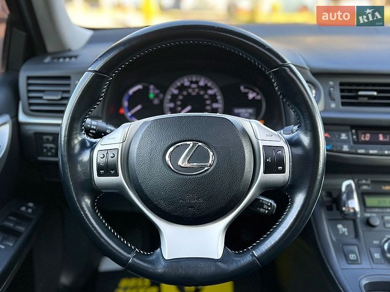 Хэтчбек Lexus CT 2011 в Львове