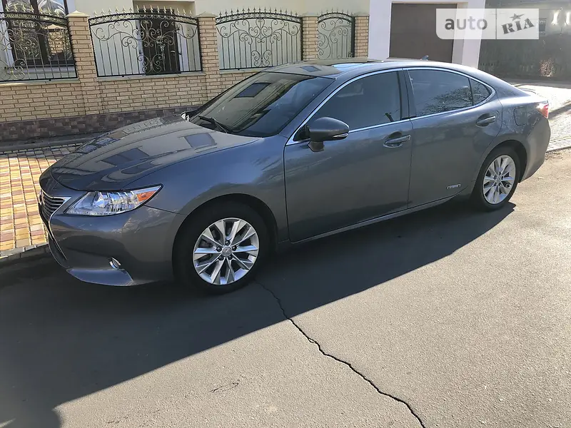 Lexus ES