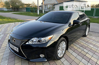 Lexus ES  2012