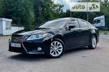 Lexus ES  2012