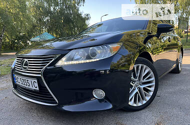 Lexus ES  2012