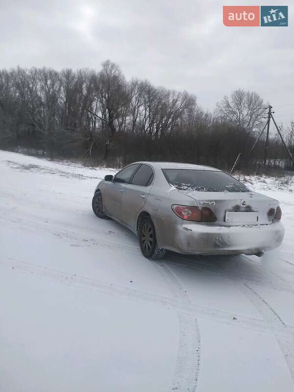 Седан Lexus ES 2002 в Козельце