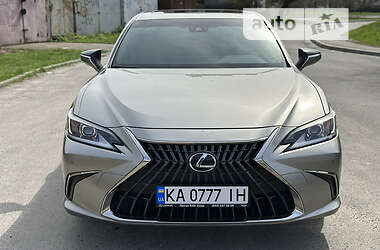 Lexus ES  2022