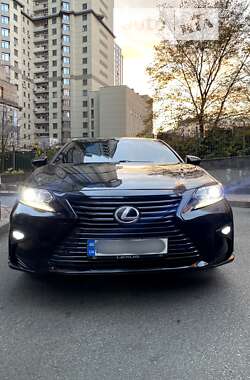 Lexus ES  2012