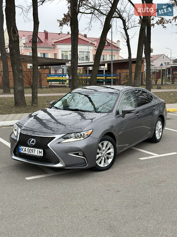 Lexus ES