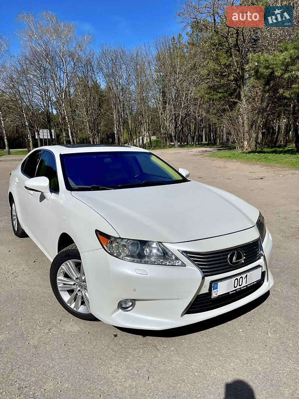 Седан Lexus ES 2013 в Кропивницком фото Седан Lexus ES 2013 в Кропивницком