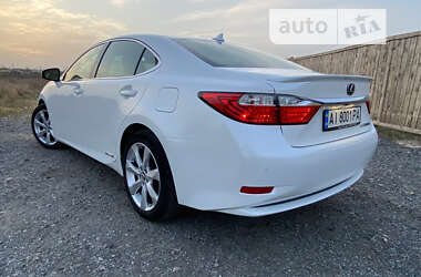 Lexus ES  2012