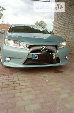 Lexus ES  2013