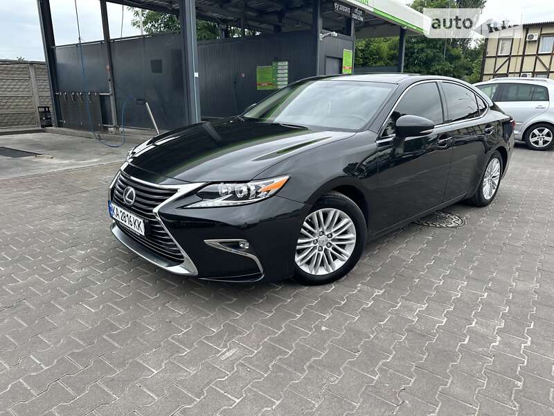 Lexus ES
