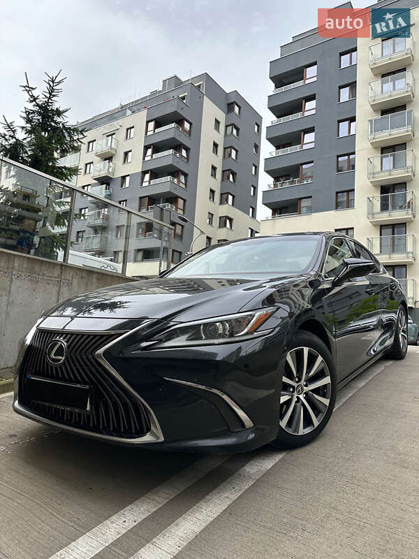 Lexus ES 2018 года в Луцке