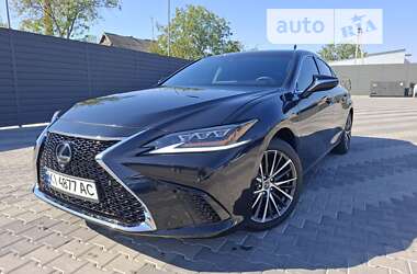 Lexus ES  2023