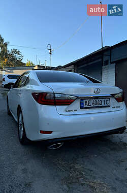 Lexus ES  2016
