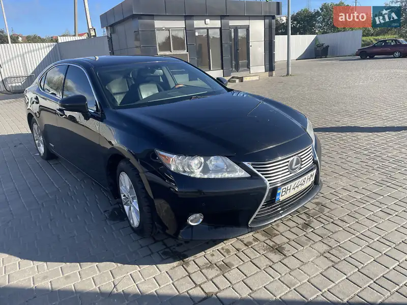Lexus ES