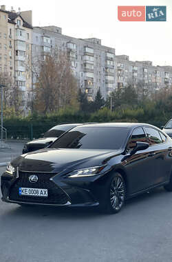 Lexus ES  2021