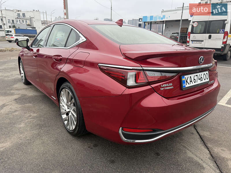 Седан Lexus ES 2018 в Киеве фото 6 Седан Lexus ES 2018 в Киеве